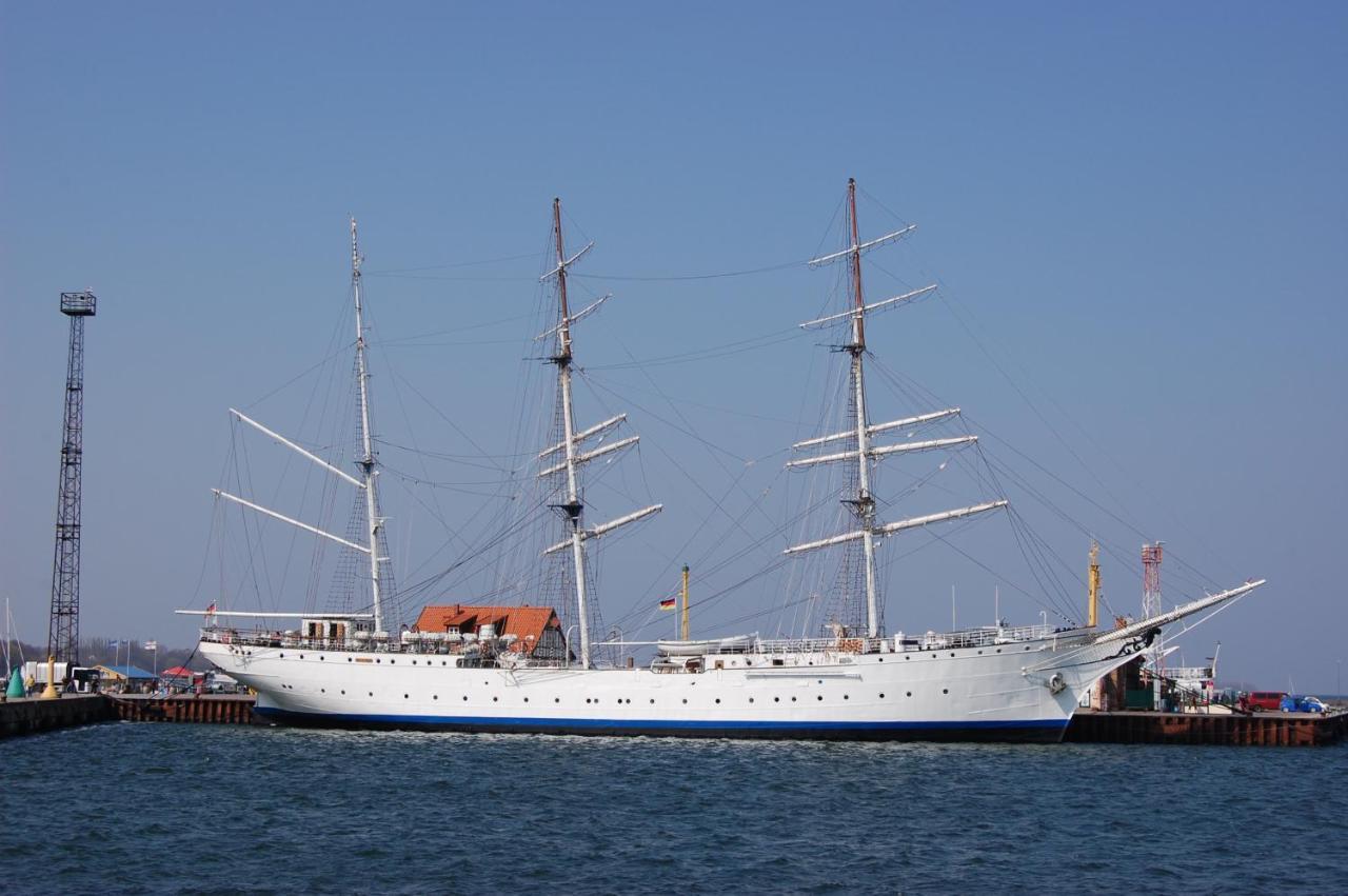 슈트랄준트 Zum Goldenen Anker 아파트 호텔 외부 사진